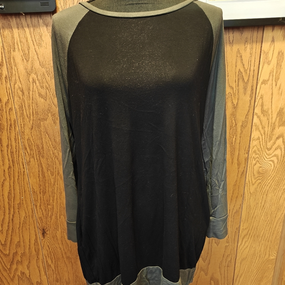 Magic Fit Black & Olive Long Sleeve Tee With Pockets